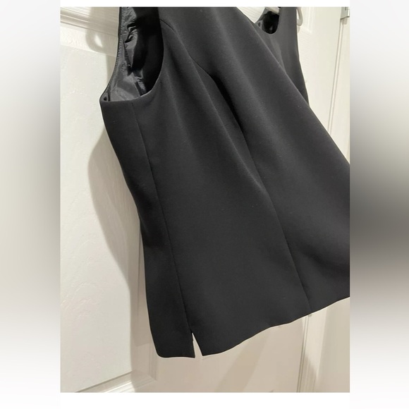 Kasper black sleeveless shell top.
Womens Sz.18. Fully lined.
Hidden side zipper - Picture 7 of 7